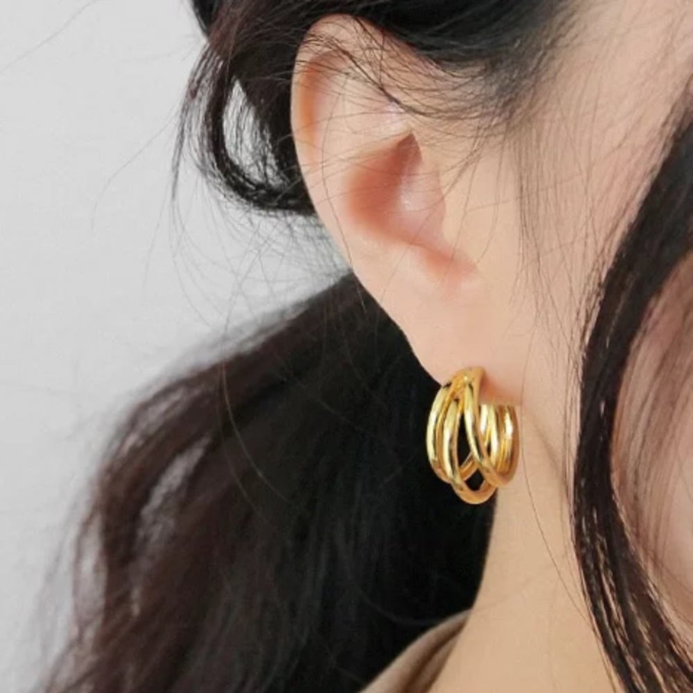 NEW 18K Gold Multi-layer Hoop Earrings - Picture 4 of 7